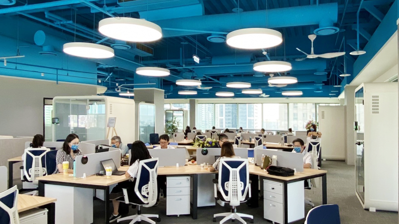 透過高雄據點的「AUO解決方案研發中心」建置，期強化南部人才的延攬及培育